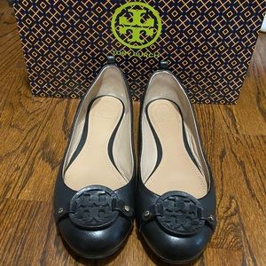Tory Burch black flats size 7 like new
